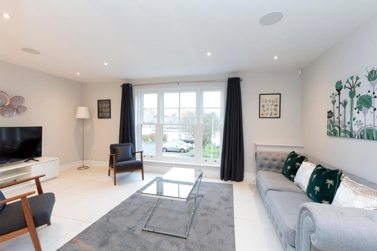 Stunning Town House With Parking Сasa de vacaciones Windsor