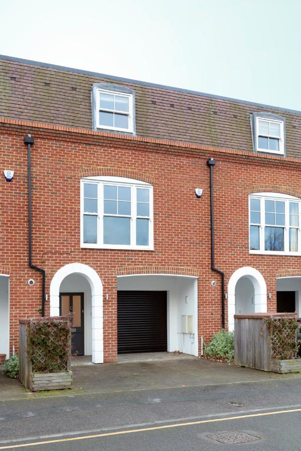 Stunning Town House With Parking Сasa de vacaciones *